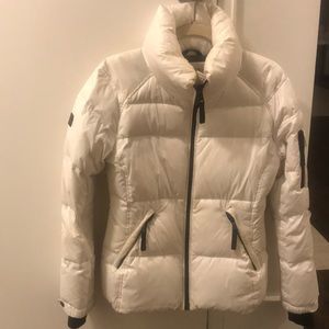 SAM. Freestyle down jacket in white